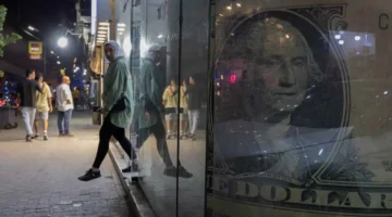 سعر الصرف اليوم.. استقرار ملحوظ في قيمة الدولار أمام الجنيه بالبنوك المصرية